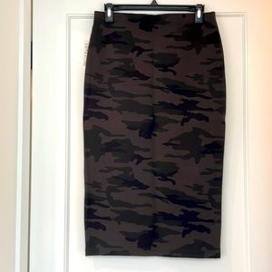 NWT Sanctuary stretch pencil skirt. Size M.